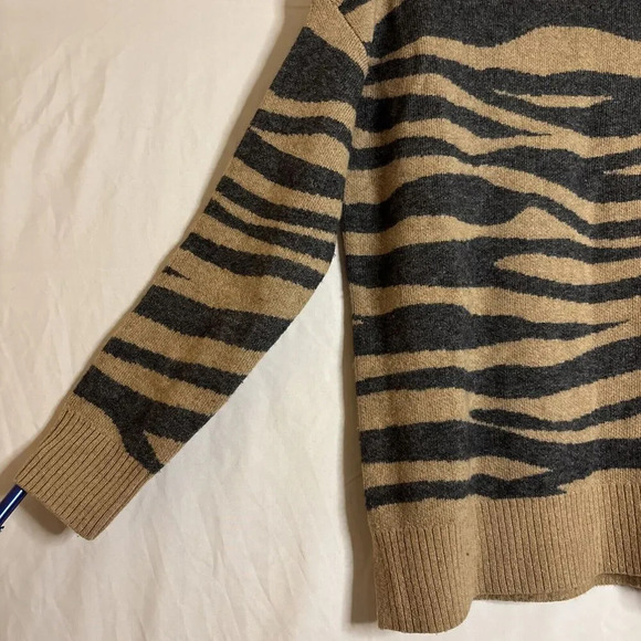 LOFT Wool Blend Boat Neck Tan Brown Gray Zebra Print Sweater Women’s Size Small - Picture 10 of 15